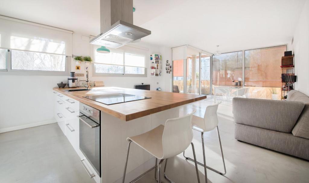 Magnificent Apartment Close To The Beach Sant Adria de Besos Exterior foto